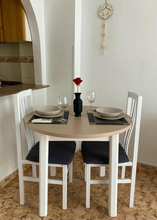 Apartamento De Vacaciones Torrevieja Exterior foto